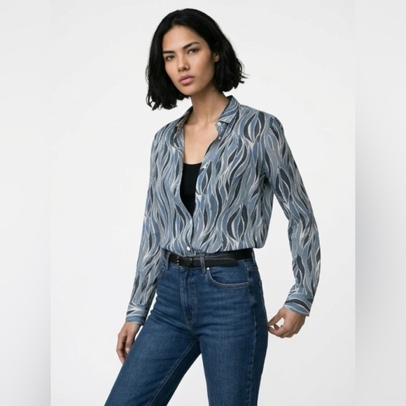 Hartford Tops - Hartford Blue and White Button Down Shirt